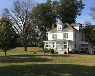 The Farmhouse at Chatham Vineyards - Machipongo - Building