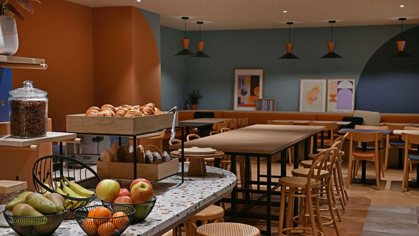 ibis Styles Charleroi Airport Aero 44