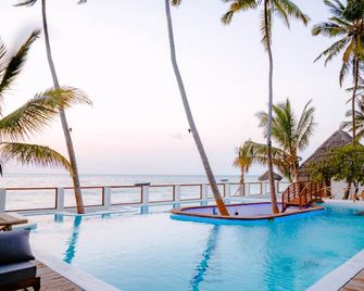 Sherekea Hotel - Bwejuu - Pool