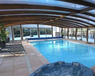 Logis Hotel-Restaurant Spa Le Lac - Embrun - Pool