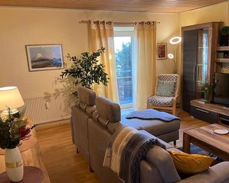 Cozy vacation apartment for nature lovers - Ühlingen-Birkendorf - Wohnzimmer