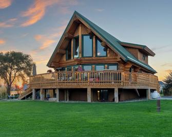 Lakefront Cabin, Hottub, Boat Launch - Moses Lake - Building
