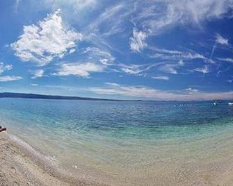 Apartments Z - Dugi Rat - Plage