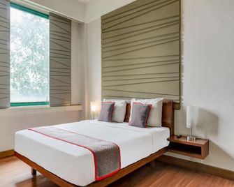 Townhouse Oak Hotel Grand Cikarang - Bekasi - Bedroom
