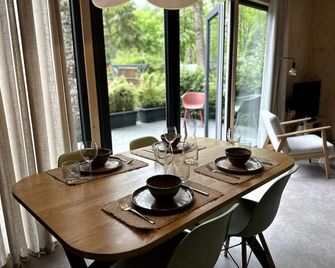 Vhnt76 · Fika Luxury Holiday Home For 4 People At Veluwe - Hoenderloo - Dining room