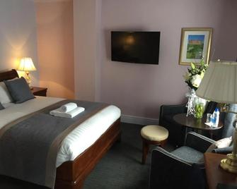 Castle Hotel - Tamworth - Bedroom