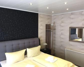 Hotel Holl Beyra - Cochem - Phòng ngủ