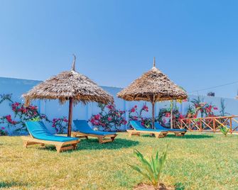 Pineapple House - Nungwi - Patio