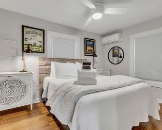 Pasture Bedtime - Franklin - Bedroom