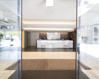 Osaka Riverside Hotel - Osaka - Lobby