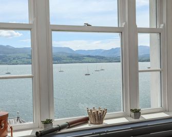 Gadlys House - Beau View - Beaumaris - Balcony