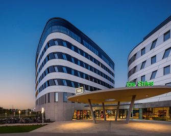 ibis Styles Budapest Airport - Budapest - Building