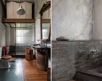 Large Rustic Brick School House With Music Jamspace /Recording Studio - Hancock - Kitchen