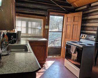 Family cabin w/large fireplace - Davis - Kitchen