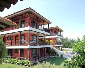 Hotel Campestre La Navarra - Pueblo Tapao - Edificio