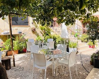 Kaleici Hotel - Antalya - Patio