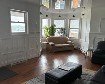 Au Sommet Du Lac Magog - Magog - Living room