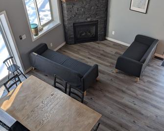 Perfect for sand beach vacations and ice fishing adventures on Lake Winnipeg - Gimli - Sala de estar