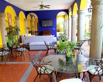 Hotel Portal Del Angel - Tegucigalpa - Patio