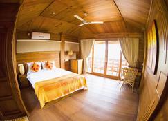 An Island to yourself-Lose yourself in paradise-Privacy Redefined -Organic - Mundrothuruthu - Bedroom