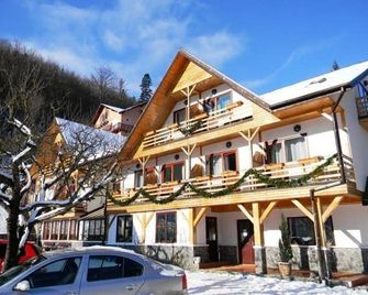 Pension Marina - סינאיה - בניין