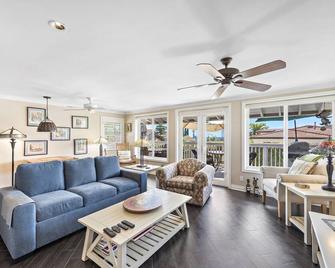 Cheerful 1Bedroom 1,000 Feet From the Ocean - Dana Point - Living room
