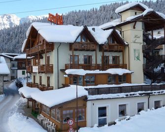 Hotel Almazzago - Commezzadura - Gebouw