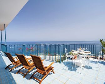 Seaview House Cala Gonone - Cala Gonone - Balcony