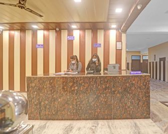 Hotel O Mahaveer Residency - Meerut - Front desk
