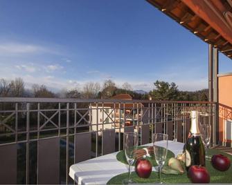 Casa Fiorita Pool and Lake - Happy Rentals - Leggiuno - Balcony