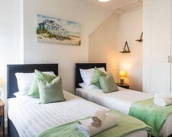 Luxury House in the Heart of Mumbles Village - Gowerton - Bedroom