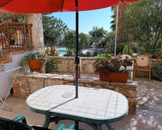 Rantzo Holiday Apartments - Pissouri - Patio