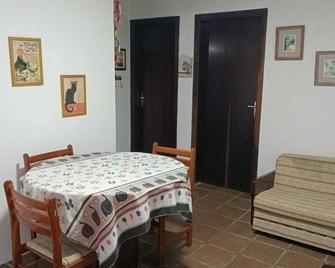 Comfortable apartment in Guaratuba with swimming pool and beach 50 meters away - Guaratuba - Comedor