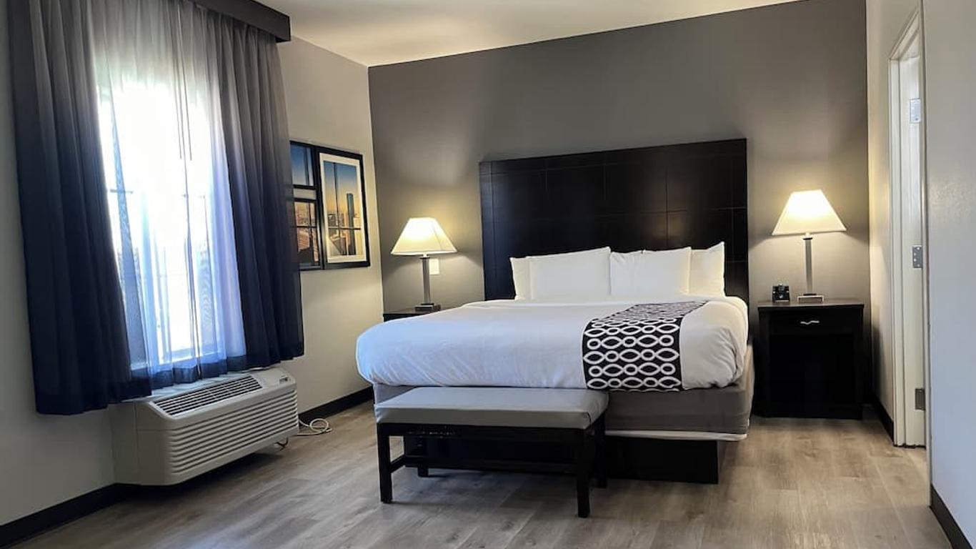 La Quinta Inn & Suites by Wyndham Houston Energy Corridor