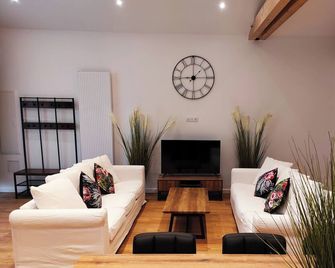 Villa Felicidad Sublimenear Hypercentre Parking Safewifiprivate Terrace - Viriat - Huiskamer