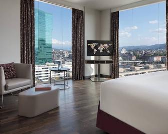 Renaissance Zurich Tower Hotel - Zurich - Living room