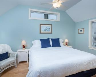 Heron Neck Cottage at One Long Beach - York Beach - Bedroom