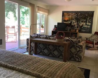 Elk River Retreat On The River! Great For Fishing Or Relaxing! - Port Orford - Habitación