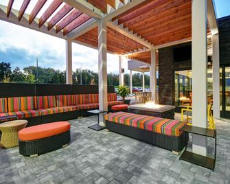 Home2 Suites by Hilton Blacksburg - Blacksburg - Innenhof