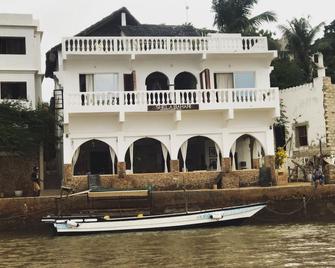 Shella Bahari Guest House - Lamu - Edifício