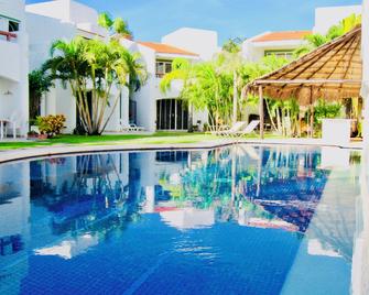 Dolce Vita Caribe B&B - Playa del Carmen - Havuz