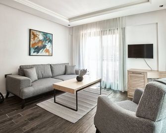 Casa Mimosa Hotel - Karaburun - Living room