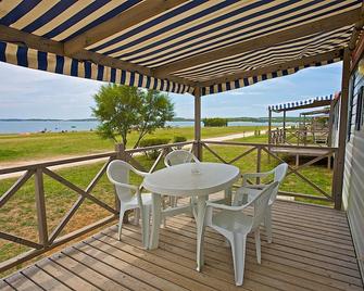 Arena Kazela Mobile Homes - Медулін - Патіо