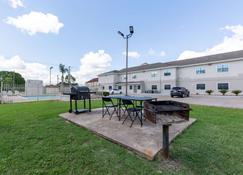 Studio 6 Bay City, TX - Bay City - Gebouw