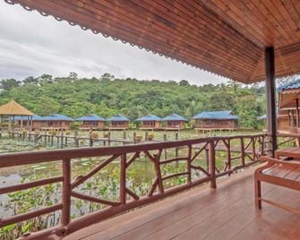 OYO 75336 Blue Resort & Spa - Ko Chang - Varanda