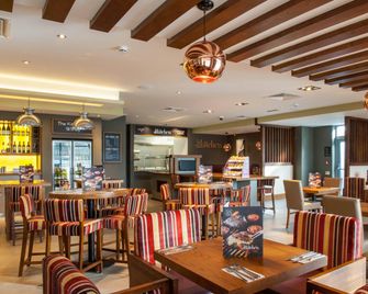 Premier Inn Witney - Witney - Restaurant