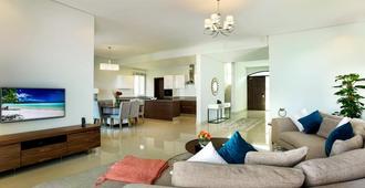 The Grove Resort Bahrain - Muharraq - Living room