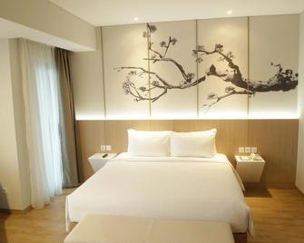 Hotel Santika Mega City Bekasi - Bekasi - Bedroom