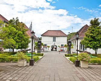 Griya Batik Giri Sekar Homestay Syariah - Yogyakarta - Building