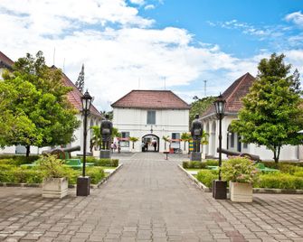 Emilia Homestay - Yogyakarta - Building
